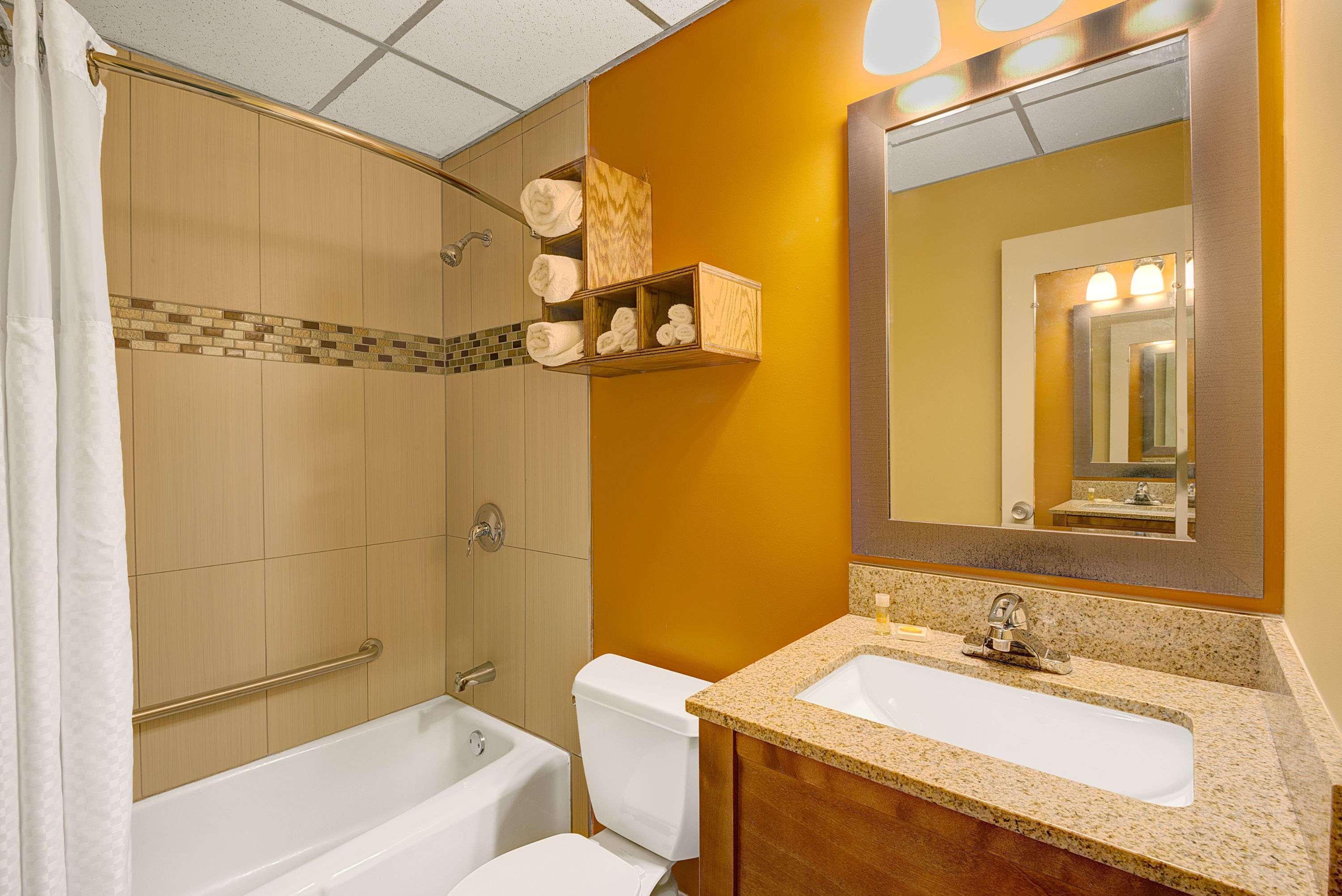 Days Inn By Wyndham Southington Exteriér fotografie