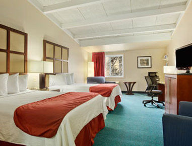 Days Inn By Wyndham Southington Exteriér fotografie